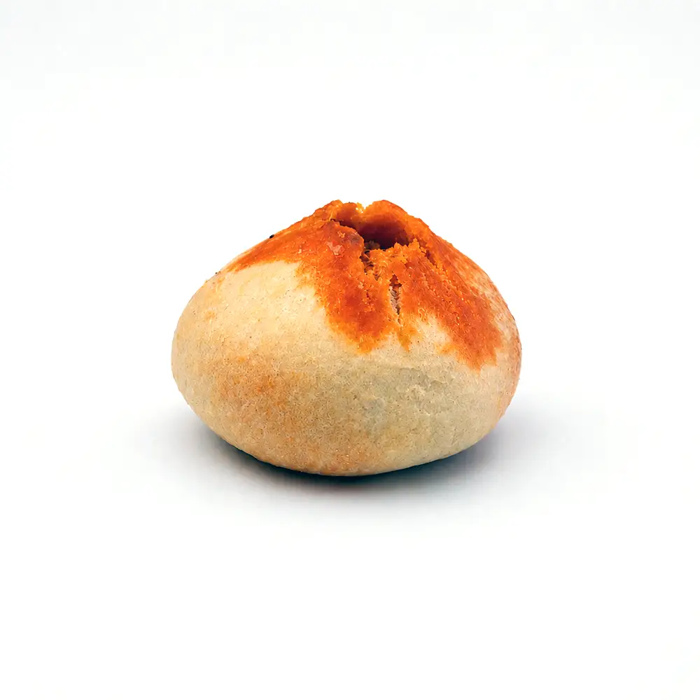 Bollo preñado artesanal relleno de chorizo de Valumé Catering